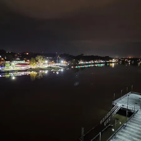 Cozzzy Hut Riverbank Suites Kuching With Spectacular River View Exterior photo