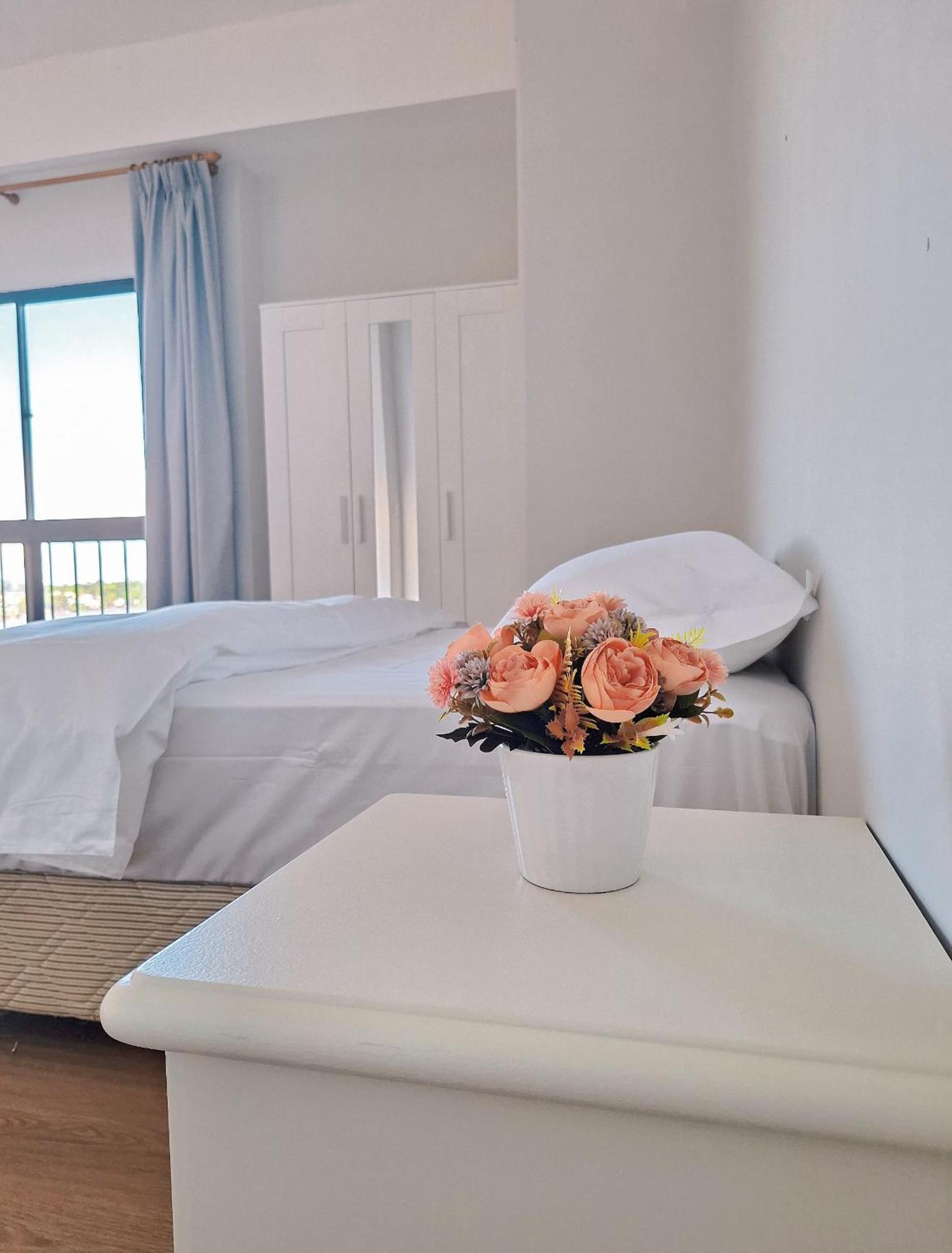 Apartment Cozzzy Hut Riverbank With Spectacular River View